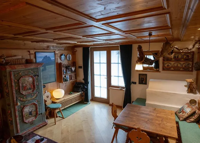 Casa Lacedel 1, On Slopes アパート