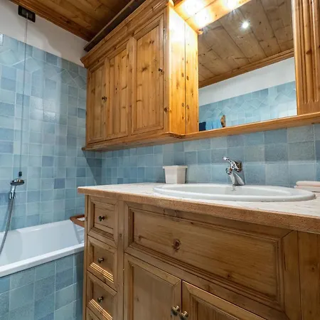 Casa Lacedel 1, On Slopes