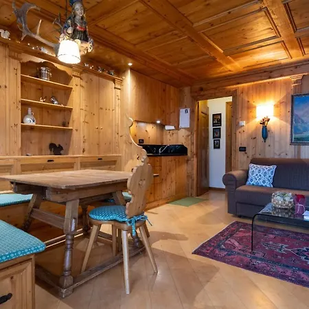 Apartment Casa Lacedel 1, On Slopes