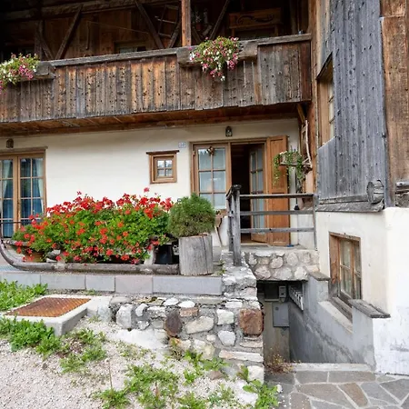 Casa Lacedel 1, On Slopes